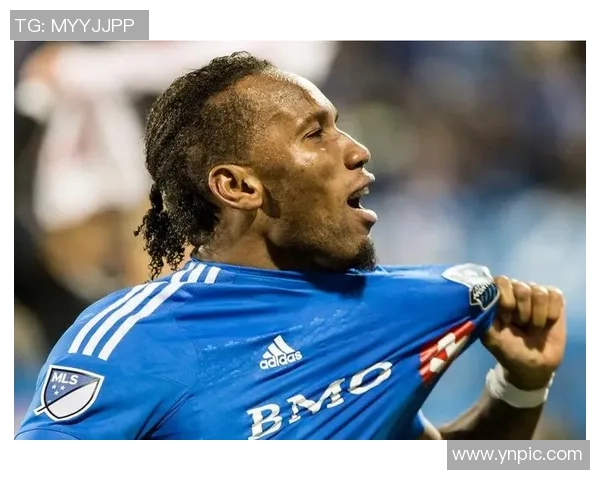 黑人足球巨星崛起之路：他们如何打破种族壁垒成就辉煌传奇